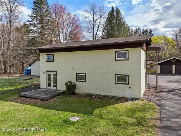 $479,000 | 253 Thomas Road, Blakeslee, PA 18610