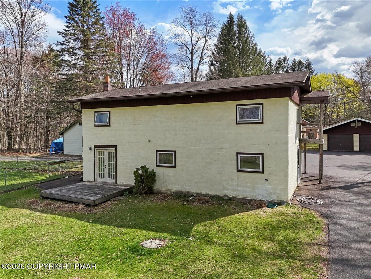253 Thomas Road Blakeslee, PA 18610 - Photo 44 of 63 Front oF Apartment Building