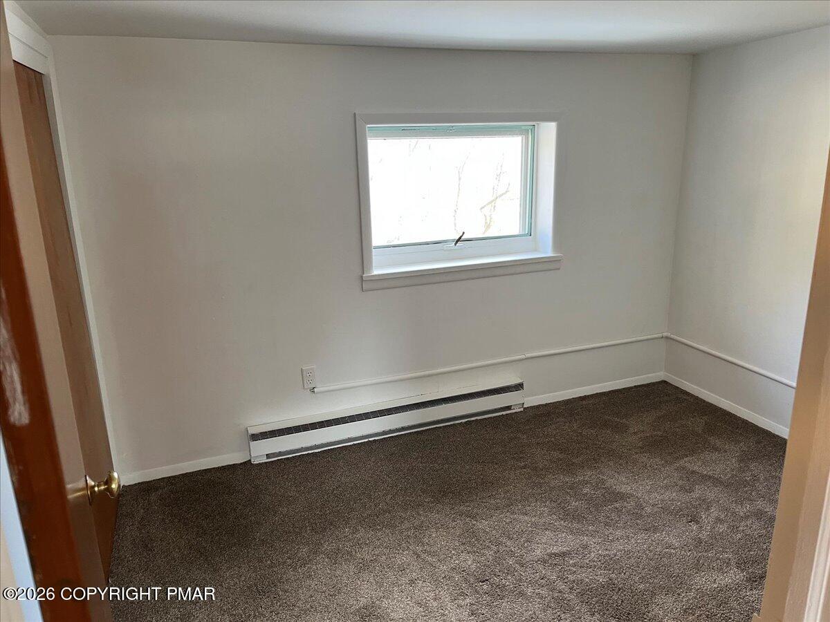 253 Thomas Road Blakeslee, PA 18610 - Photo 47 of 63 an empty room with a window