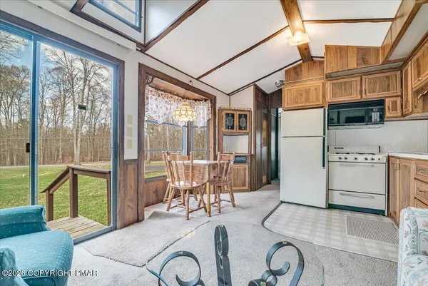 $479,000 | 253 Thomas Road, Blakeslee, PA 18610