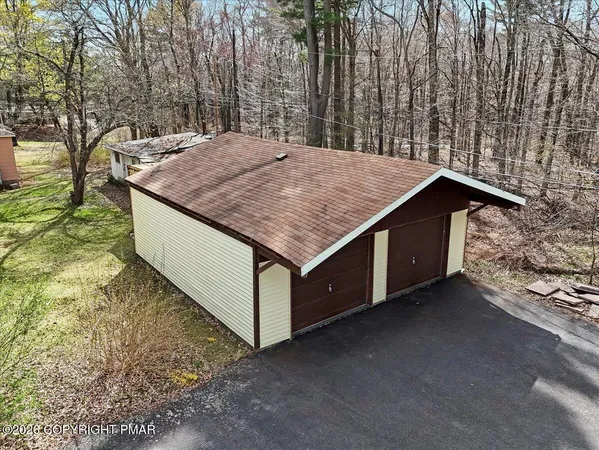 $479,000 | 253 Thomas Road, Blakeslee, PA 18610