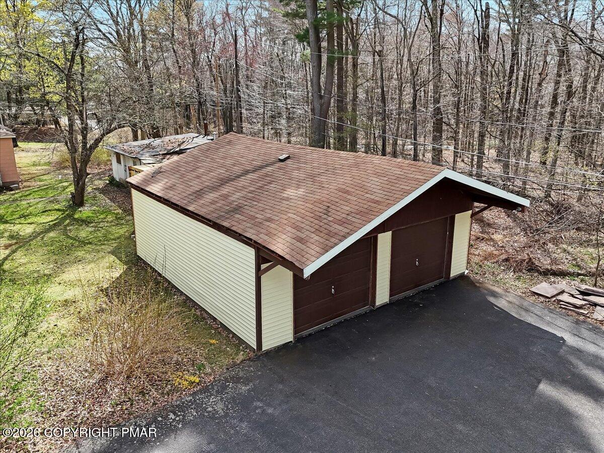 253 Thomas Road Blakeslee, PA 18610 - Photo 58 of 63 Plenty of Parking