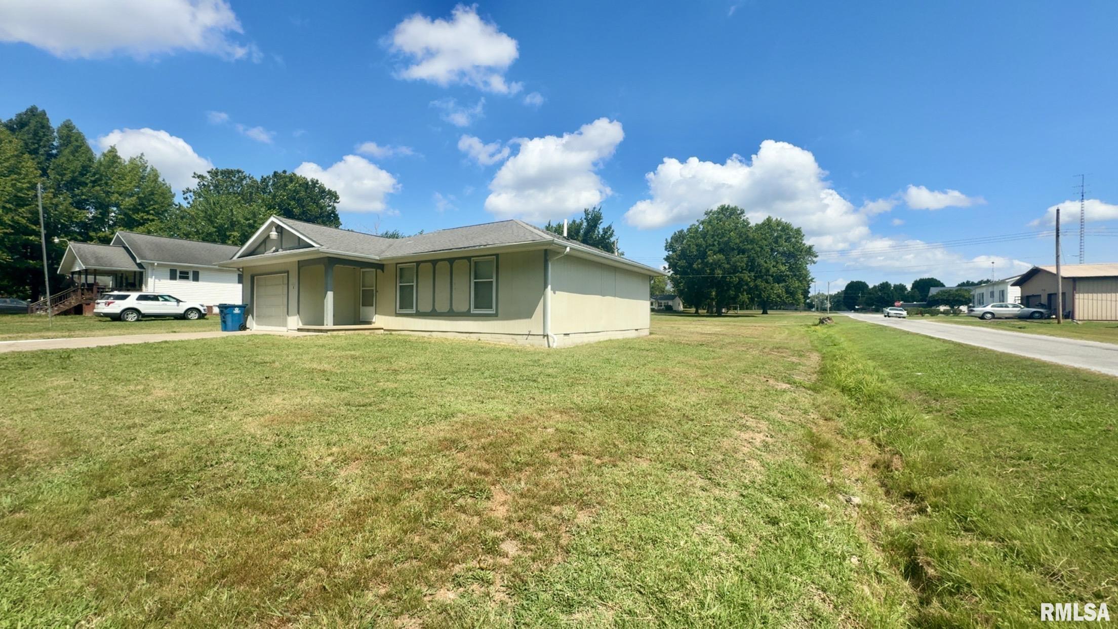 111 East Patton Valier, IL 62891 - Photo 2 of 16 Gallery Image 2