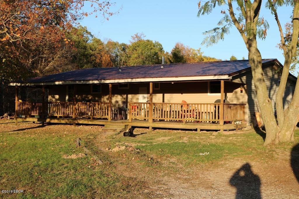 8942 Lawrence Road Iuka, IL 62849 - Photo 1 of 18