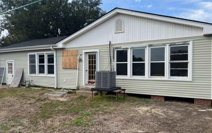 135 Pierce Street Golden Meadow, LA 70357 - Photo 2 of 5