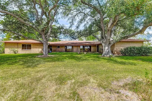 $4,500 | 11503 Highway 36, Wallis, TX 77485