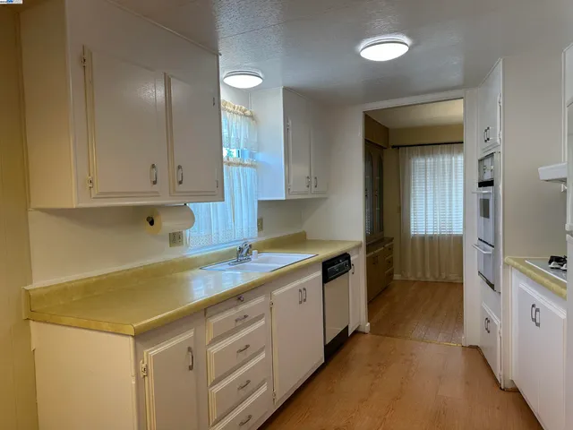 $224,000 | 328 Waikiki Circle, Union City, CA 94587