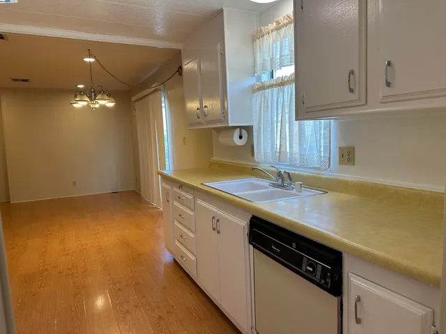 $224,000 | 328 Waikiki Circle, Union City, CA 94587