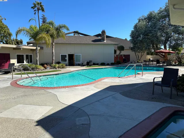 $224,000 | 328 Waikiki Circle, Union City, CA 94587