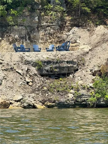 $250,000 | Daybreak Lane, Edwards, MO 65326