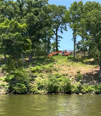 $250,000 | Daybreak Lane, Edwards, MO 65326