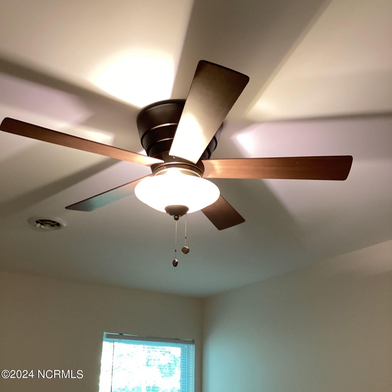 201 Shipman Road, Unit E Havelock, NC 28532 - Photo 3 of 16 LIVING ROOM FAN