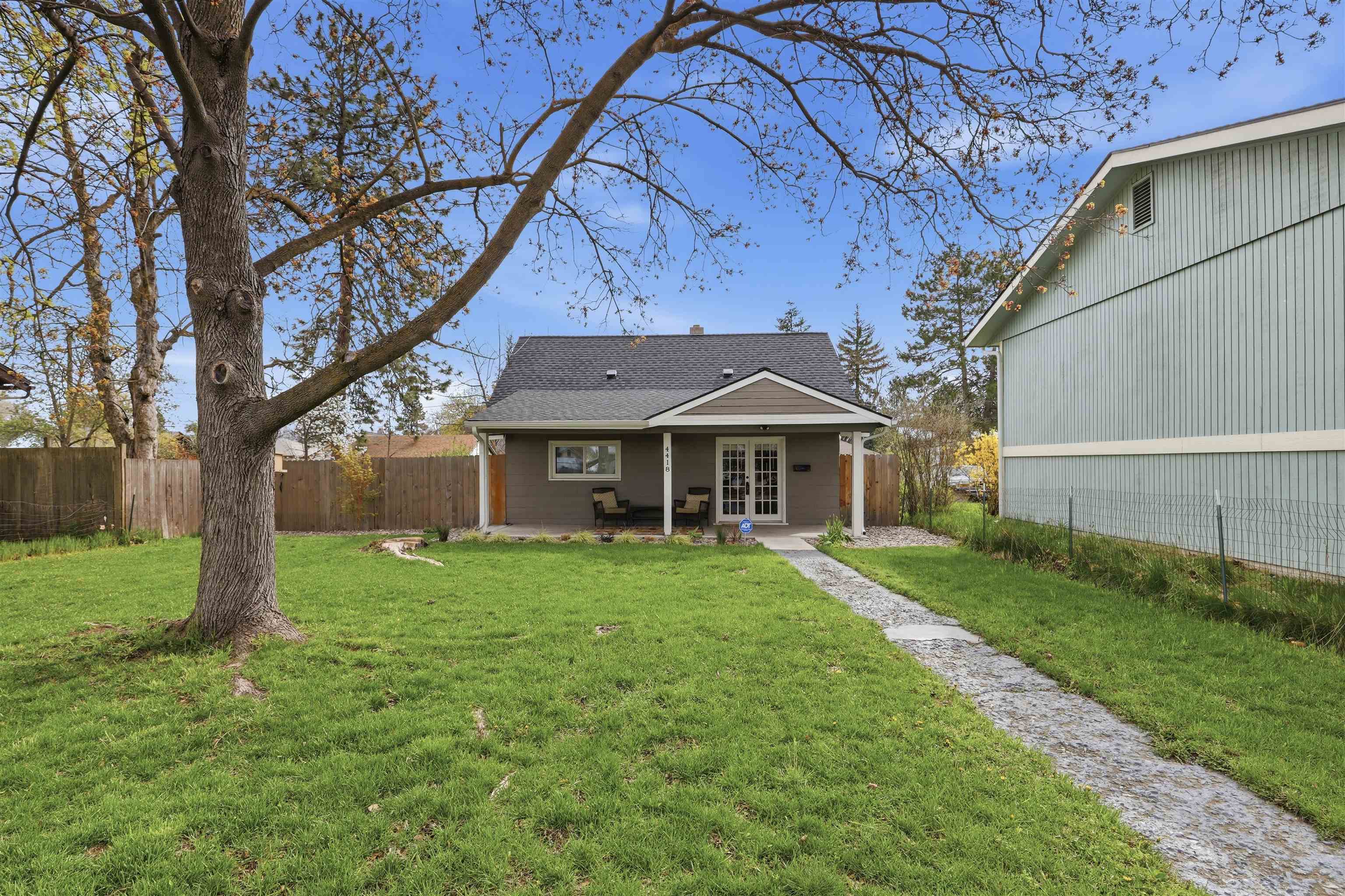 4418 North Stevens Street Spokane, WA 99205 - Photo 3 of 49