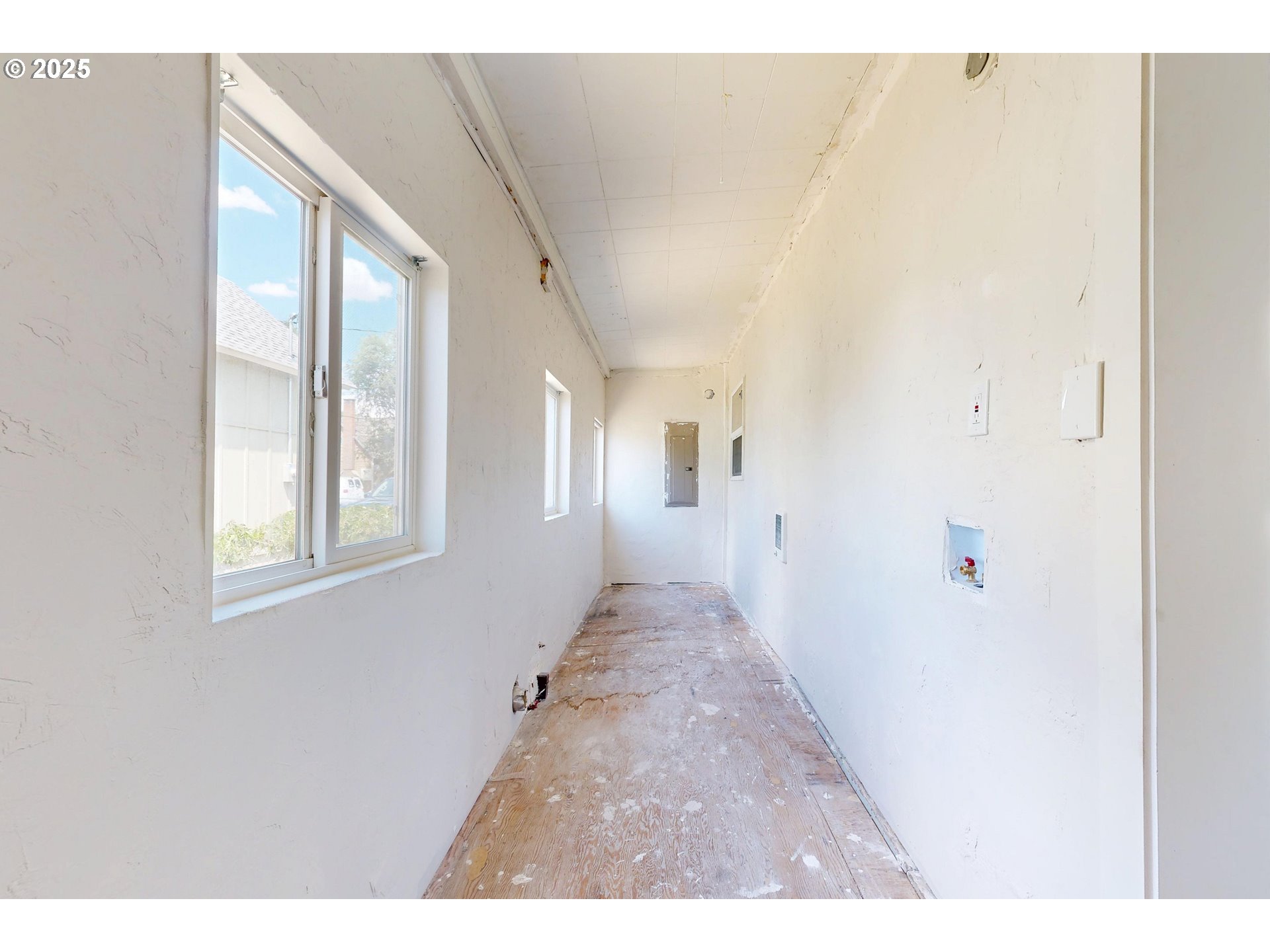 611 Southwest 3rd Street Pendleton, OR 97801 - Photo 19 of 22 a view interior of the house and wooden floor