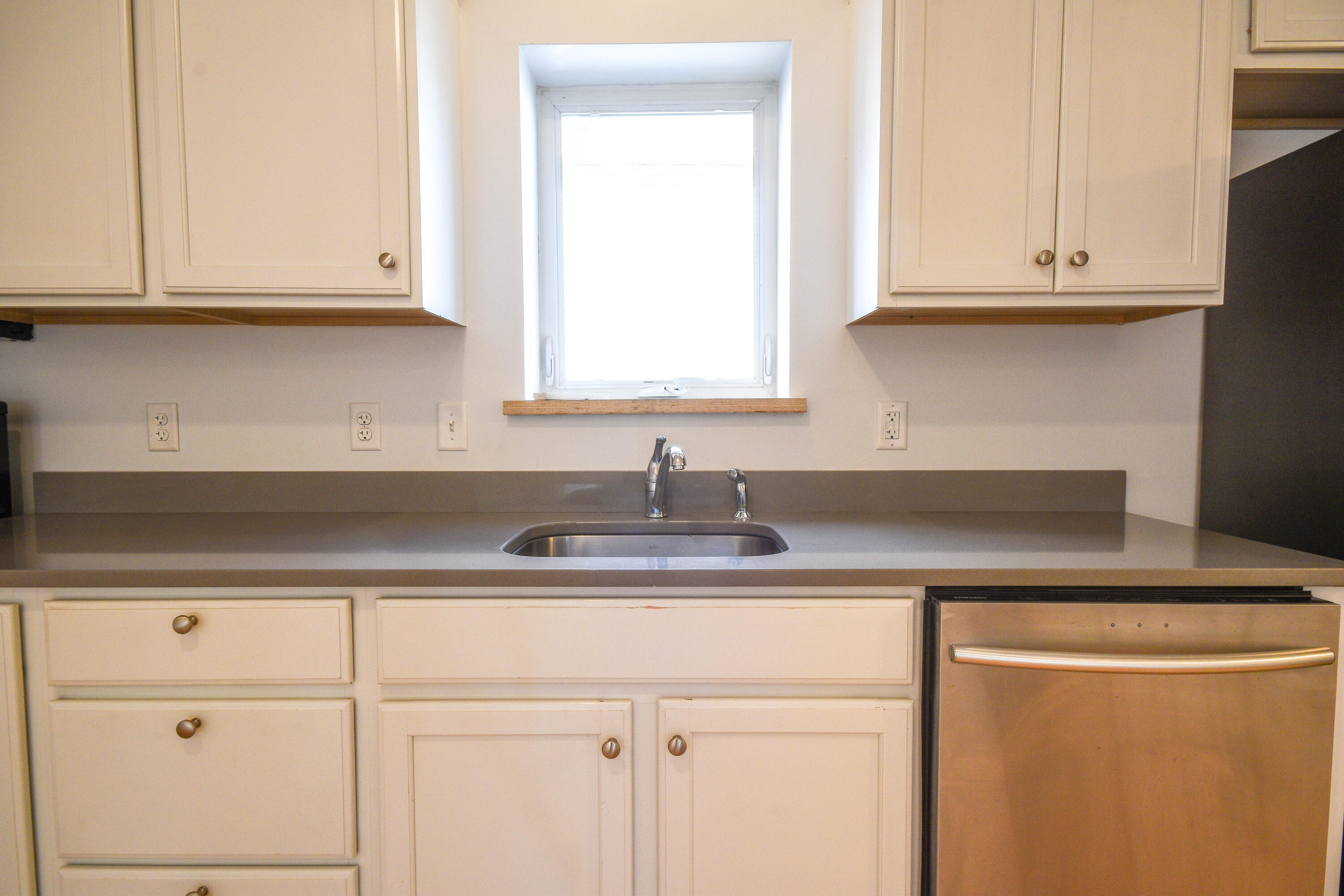 7 May Street, Unit 2 Portland, ME 04102 - Photo 4 of 26 7MayStUnit2-9