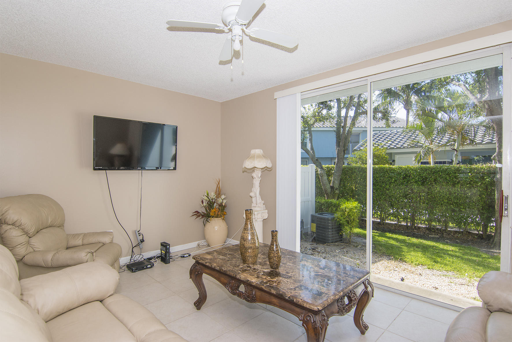 1066 Jeffery Street Boca Raton, FL 33487 - Photo 5 of 25 8 - MLS
