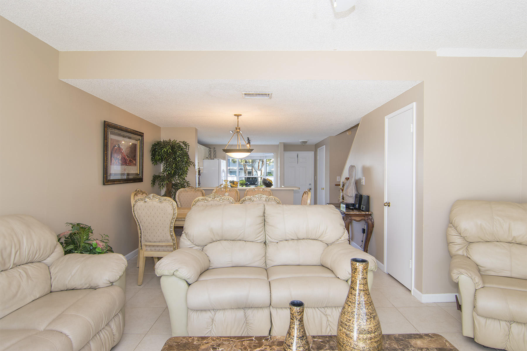 1066 Jeffery Street Boca Raton, FL 33487 - Photo 8 of 25 9 - MLS
