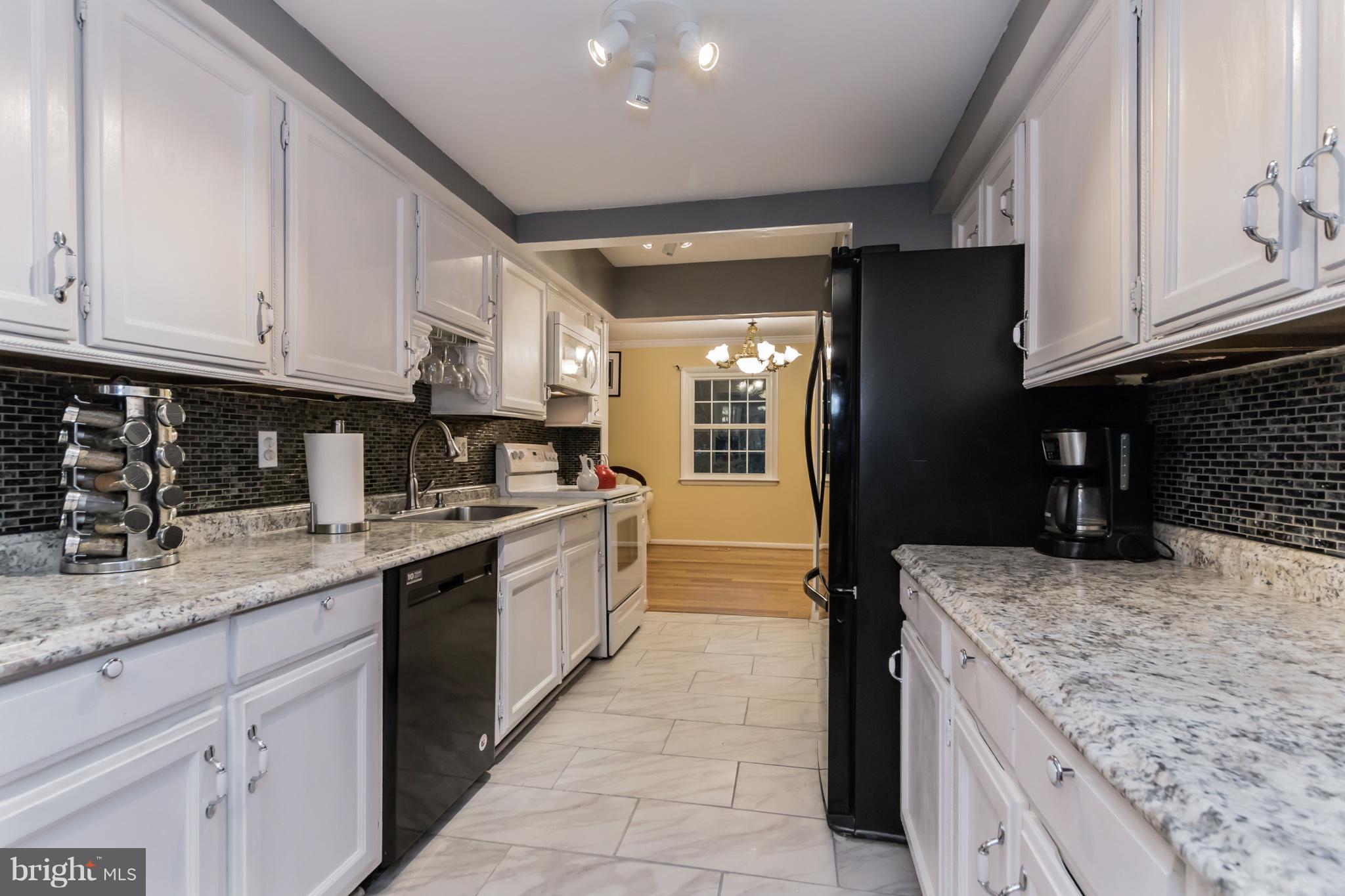 6401 Silver Ridge Circle Alexandria, VA 22315 - Photo 2 of 29 Gorgeous Upgraded Kitchen