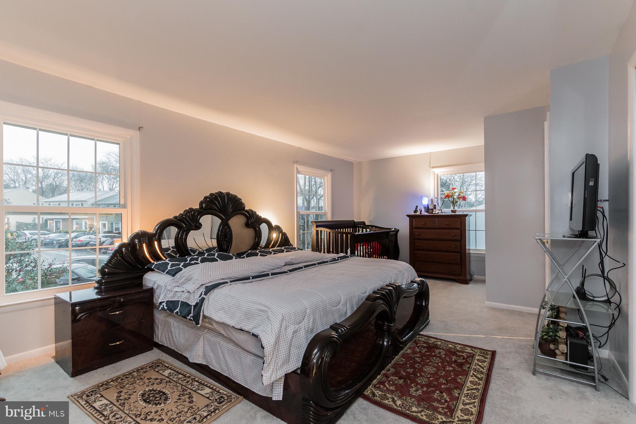 6401 Silver Ridge Circle Alexandria, VA 22315 - Photo 17 of 29 Spacious Master Bedroom w/ Sitting Area