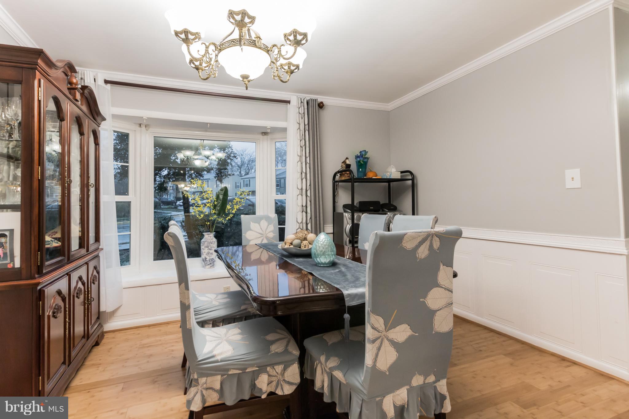6401 Silver Ridge Circle Alexandria, VA 22315 - Photo 3 of 29 Formal Dining Room w/ Mouldings