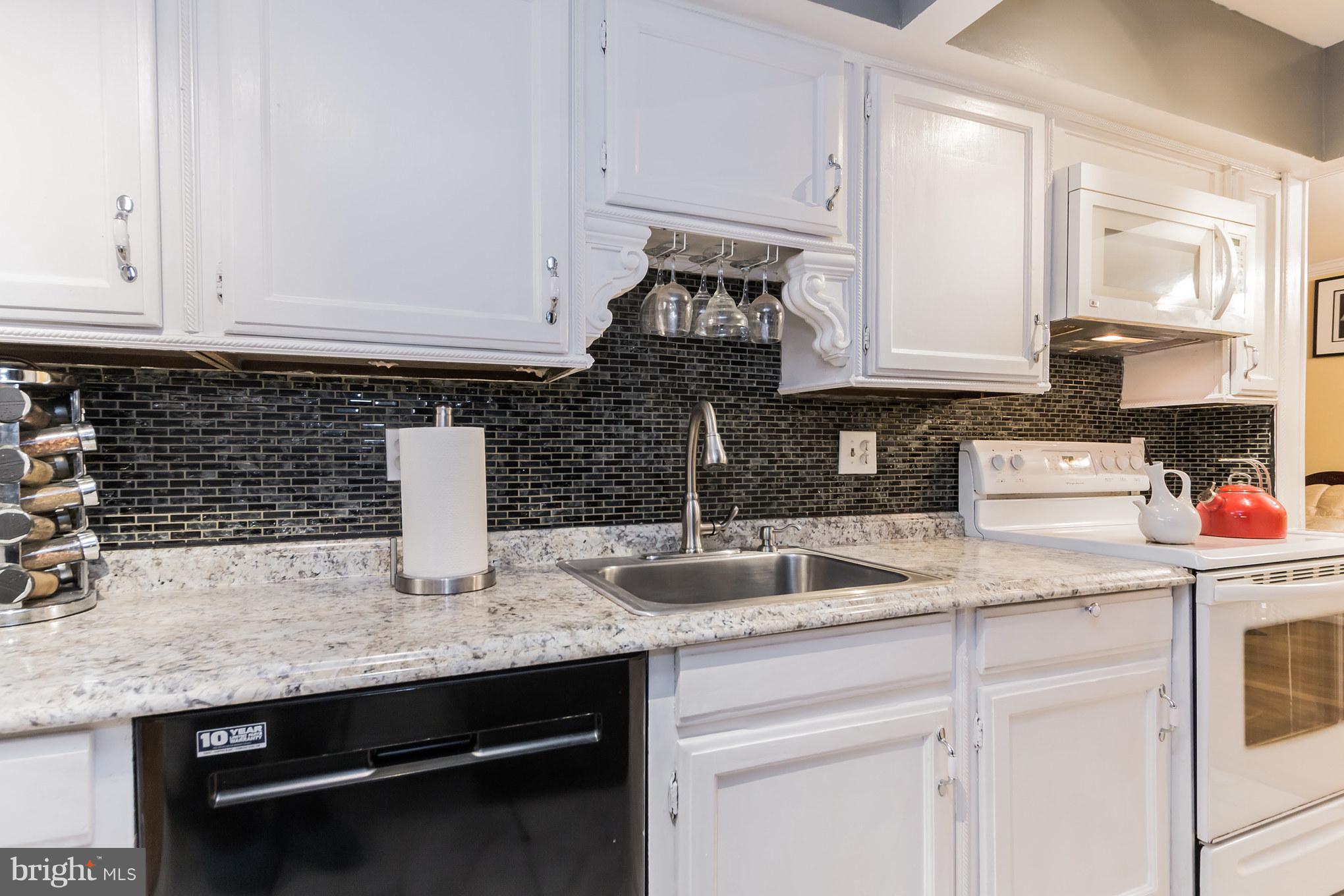 6401 Silver Ridge Circle Alexandria, VA 22315 - Photo 6 of 29 Granite Counters