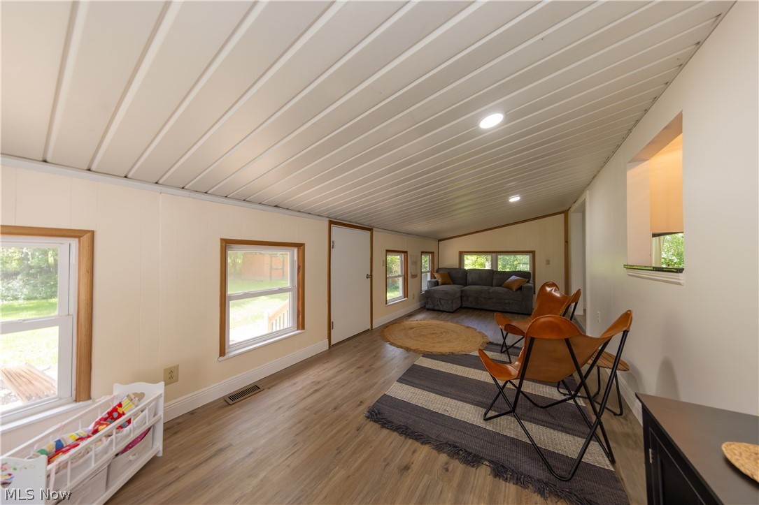 12133 Snow Road Burton, OH 44021 - Photo 13 of 46