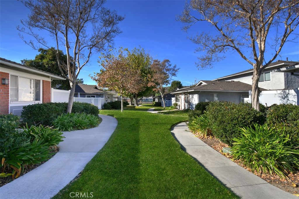 28159 Robin Avenue Saugus, CA 91350 - Photo 32 of 39