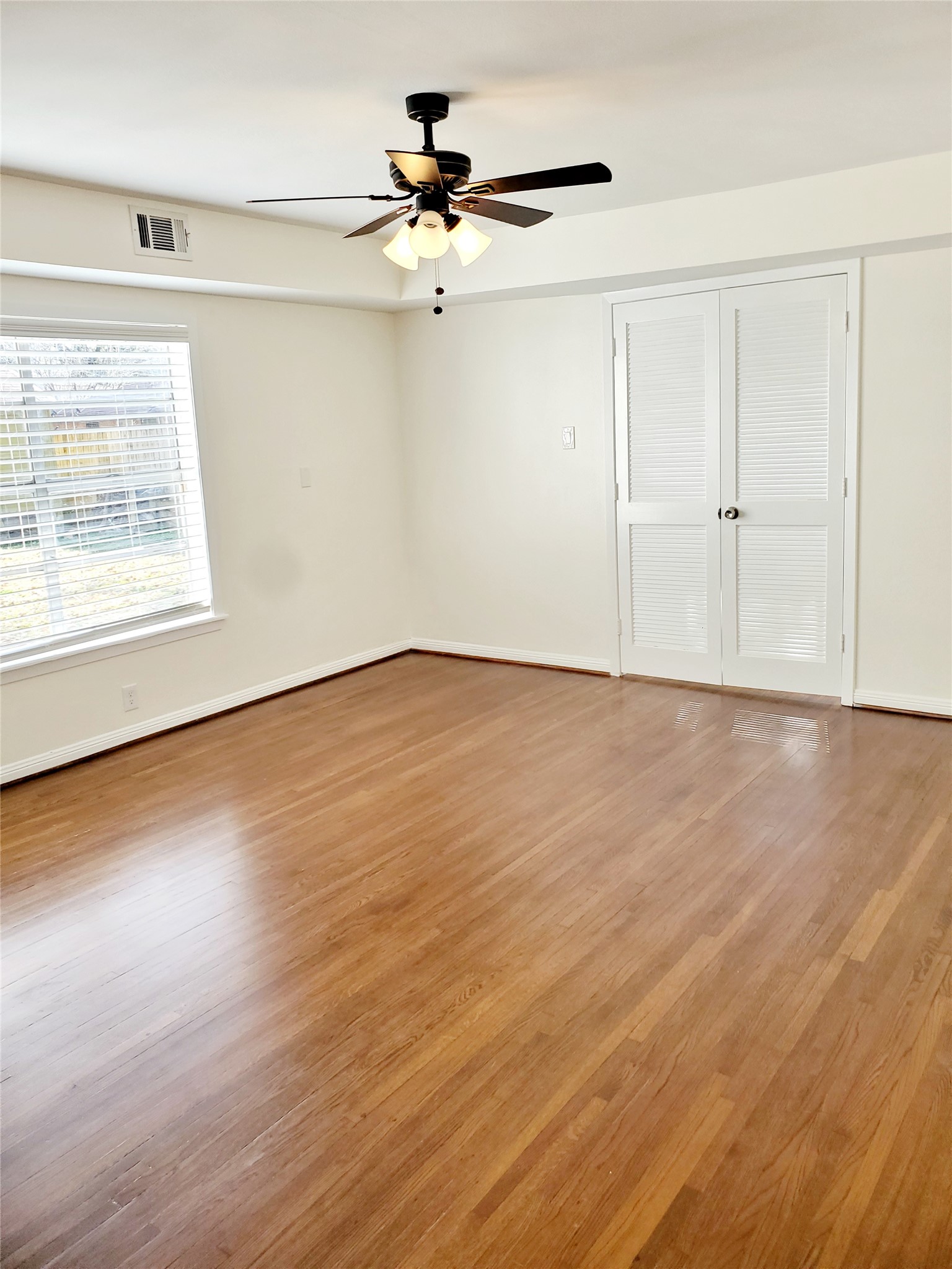 7953 Ridgeview Drive Houston, TX 77055 - Photo 8 of 19 Primary Bedroom