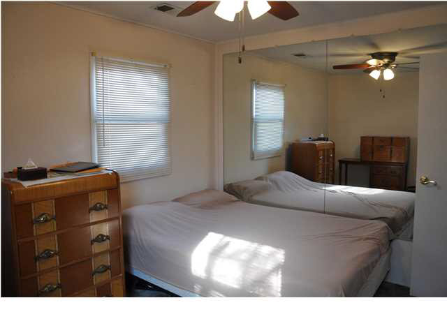 717 Bryan Road Evansville, IN 47710 - Photo 12 of 18 Gallery Image 12