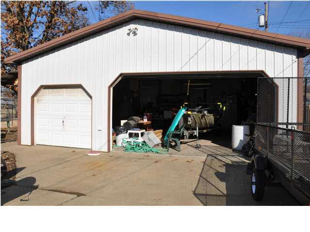 717 Bryan Road Evansville, IN 47710 - Photo 17 of 18 Gallery Image 17