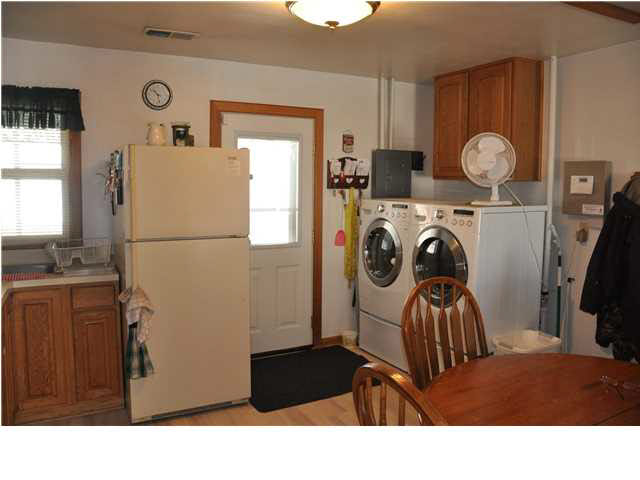 717 Bryan Road Evansville, IN 47710 - Photo 6 of 18 Gallery Image 6