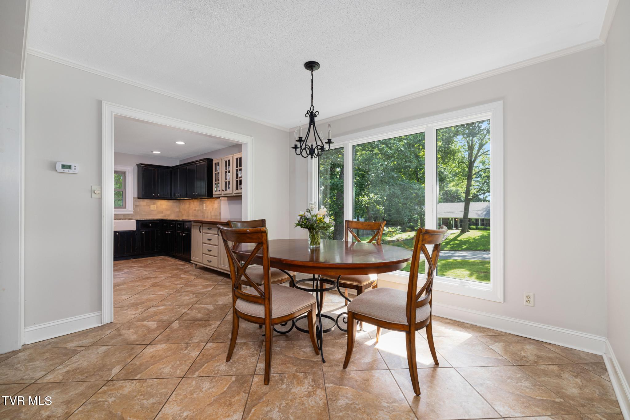 1006 Friar Tuck Road Johnson City, TN 37604 - Photo 32 of 57 Dining area