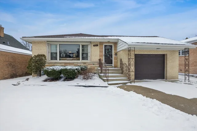 $350,000 | 10031 South Homan Avenue, Evergreen Park, IL 60805