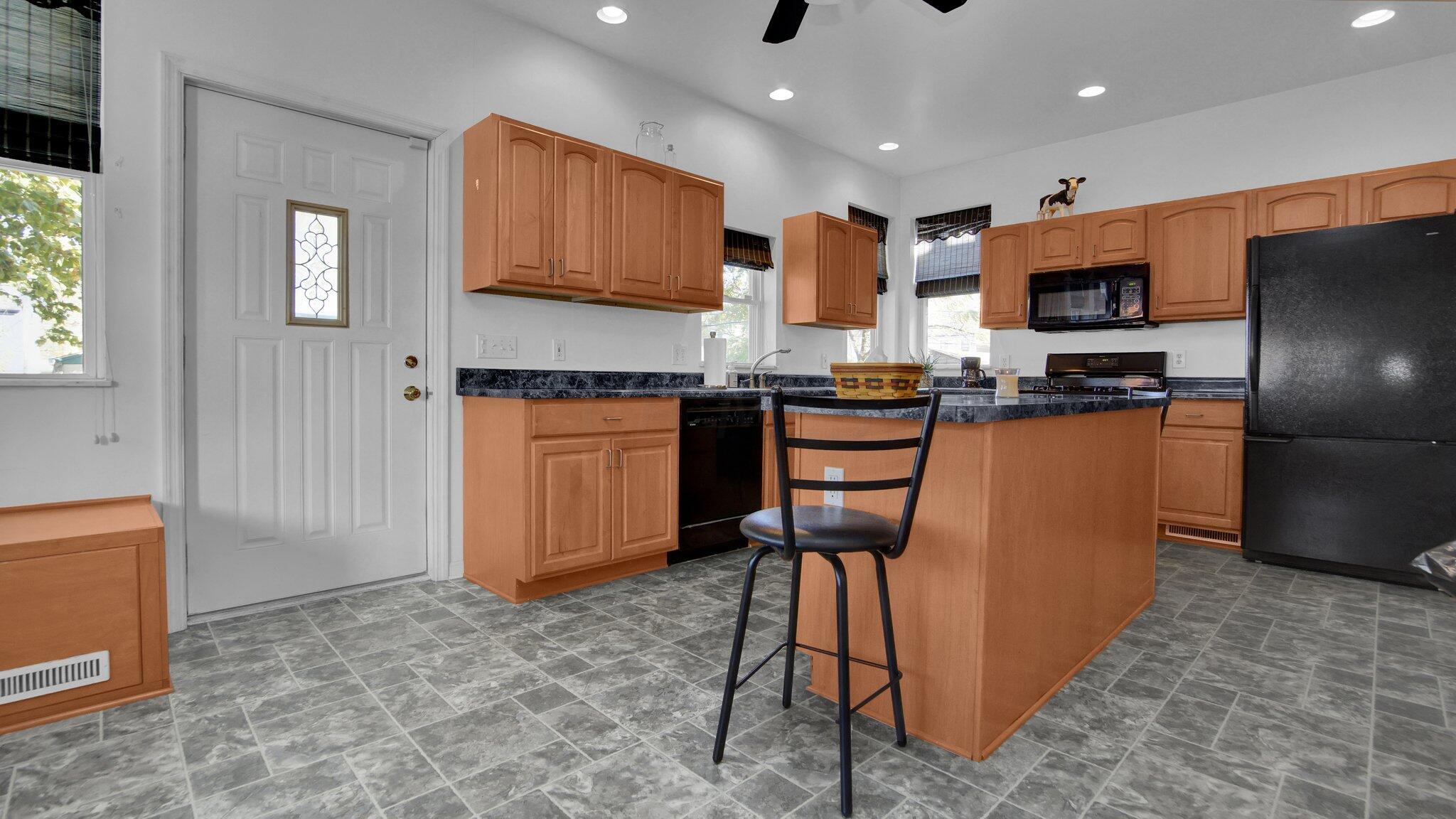 88 Reeb Avenue Columbus, OH 43207 - Photo 13 of 31 Kitchen