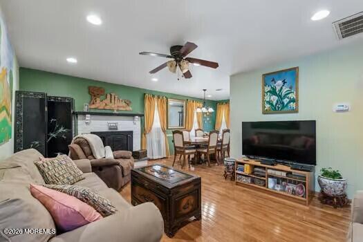 31 Nejecho Drive Brick, NJ 08723 - Photo 6 of 26 Living Room 4