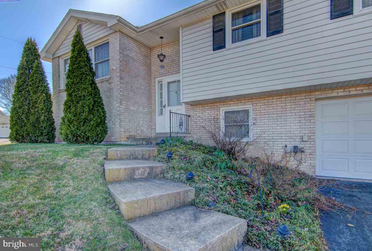 400 Maywood Road York, PA 17402 - Photo 2 of 31 Gallery Image 2
