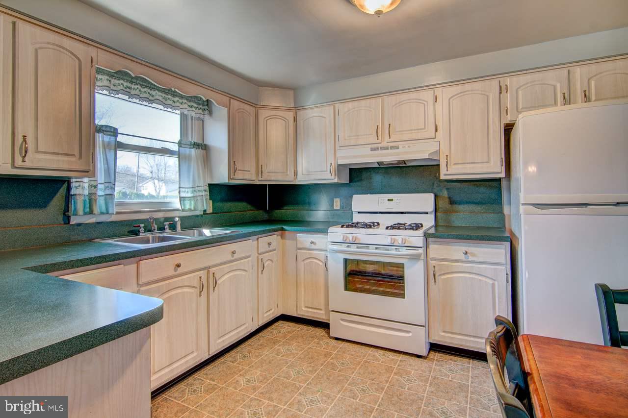 400 Maywood Road York, PA 17402 - Photo 10 of 31 Gallery Image 10