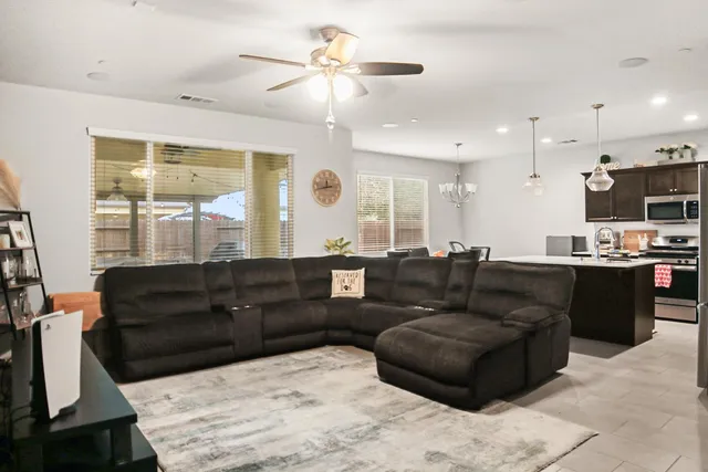 $450,000 | 2709 Pontiac Avenue, Clovis, CA 93611