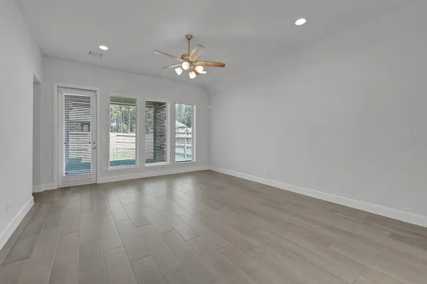 $2,600 | 15835 Bird Of Paradise Drive, Conroe, TX 77302