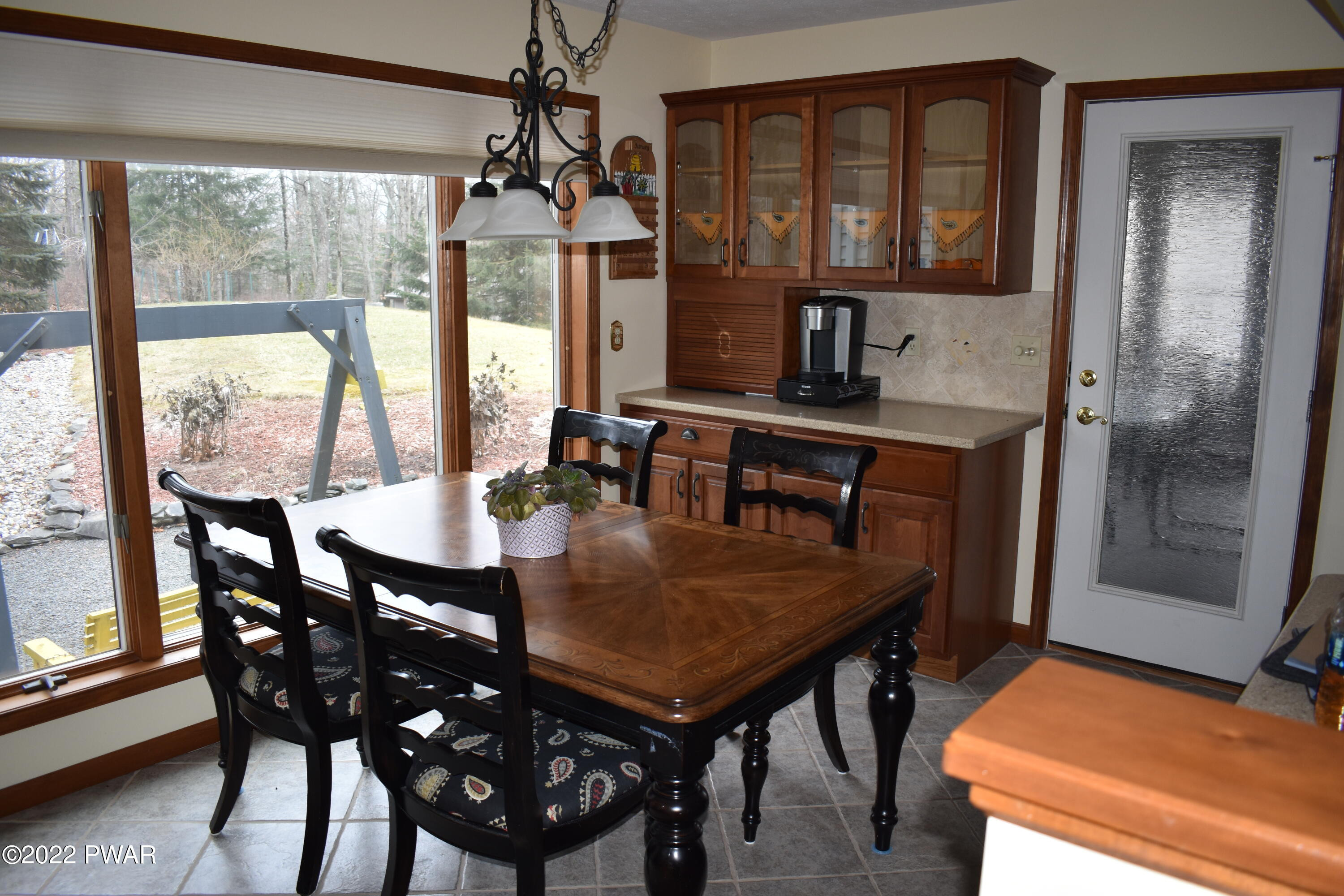 301 Maple Ridge Drive Hawley, PA 18428 - Photo 12 of 34 011