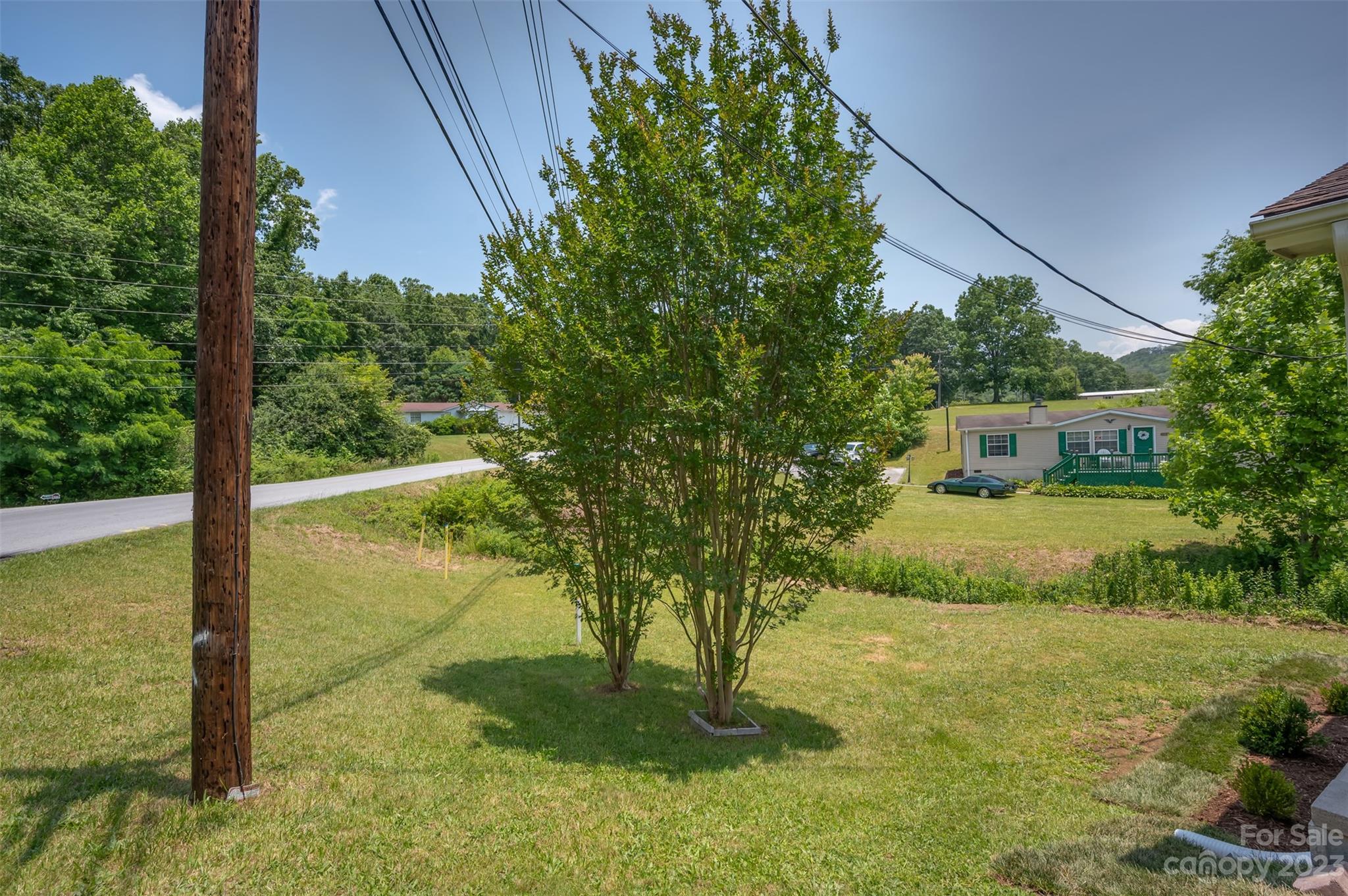 980 Brookside Camp Road Hendersonville, NC 28792 - Photo 35 of 47 a view of a garden