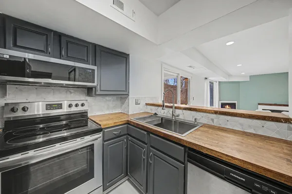 $235,000 | 300 Briarcrest Drive, Unit 140, Ann Arbor, MI 48104