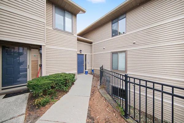 $235,000 | 300 Briarcrest Drive, Unit 140, Ann Arbor, MI 48104