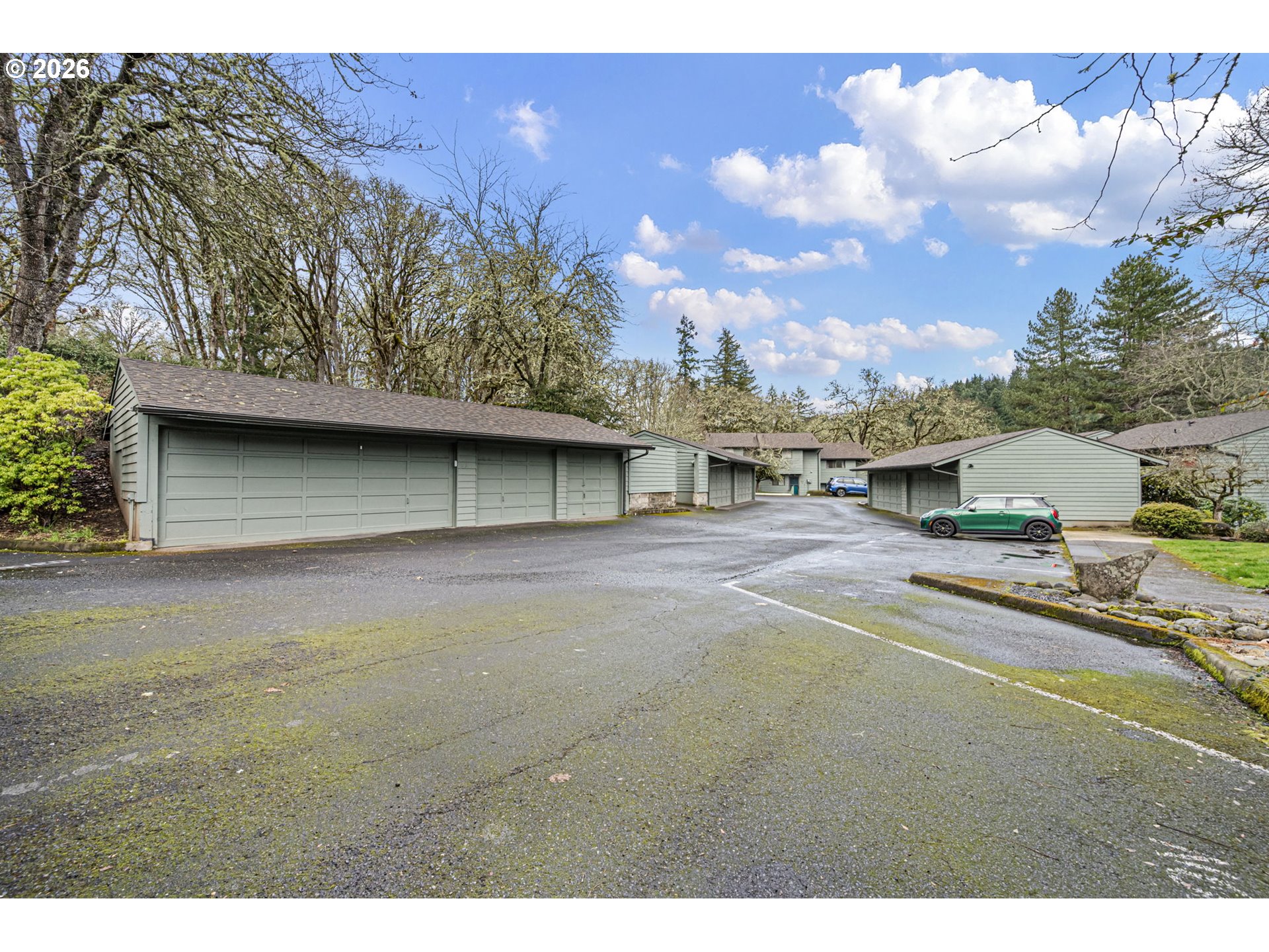 4429 Fox Hollow Road, Unit 3 Eugene, OR 97405 - Photo 4 of 36