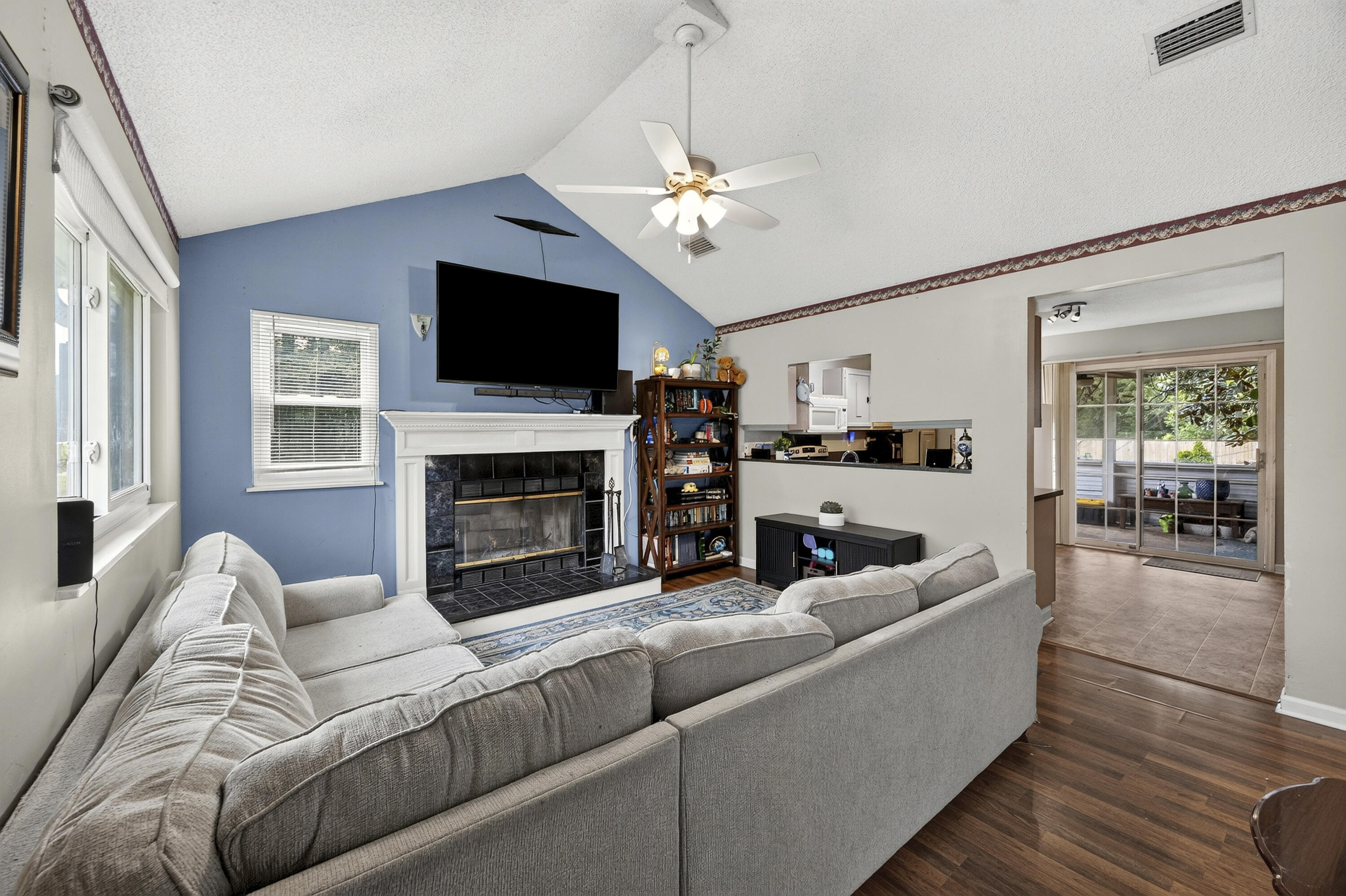 506 County Rd S-18-57 Summerville, SC 29483 - Photo 3 of 16