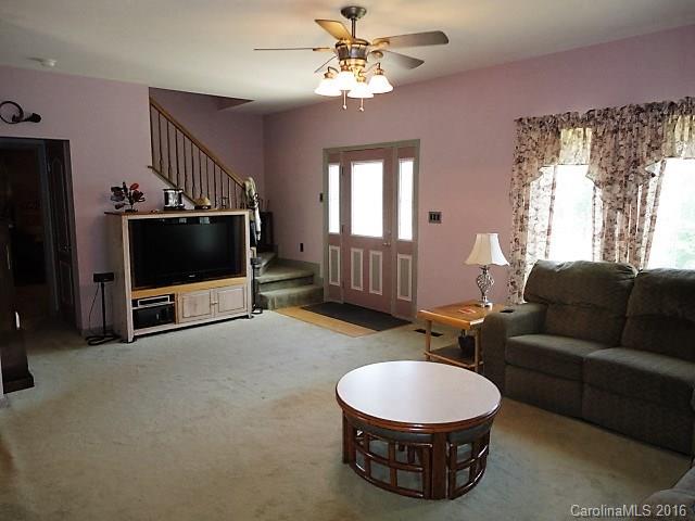 409 Starview Drive Rutherfordton, NC 28139 - Photo 4 of 24 Gallery Image 4