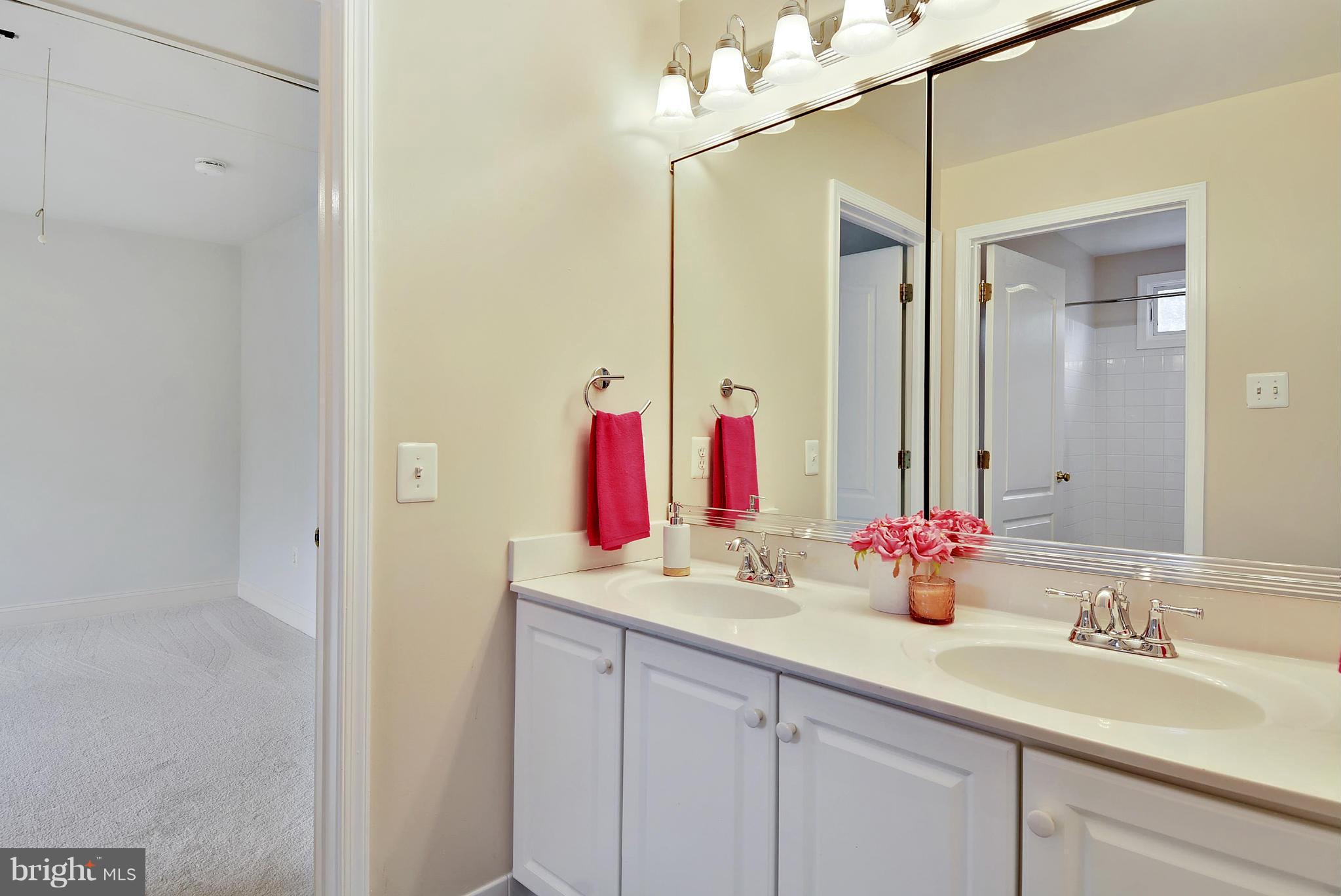 12125 Sheets Farm Road North Potomac, MD 20878 - Photo 22 of 30 Third Bath