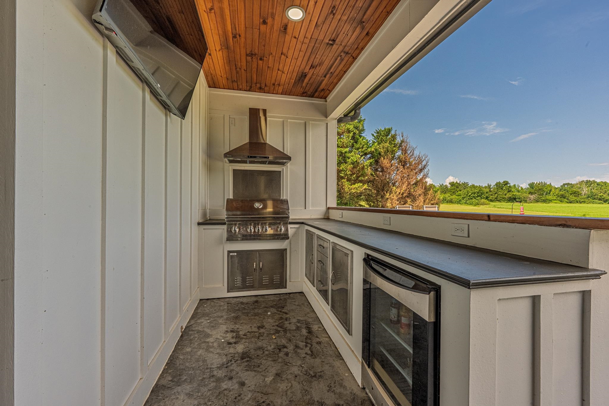 50 Shady Grove Road Williston, TN 38076 - Photo 12 of 35 a kitchen with stainless steel appliances granite countertop a refrigerator and a stove