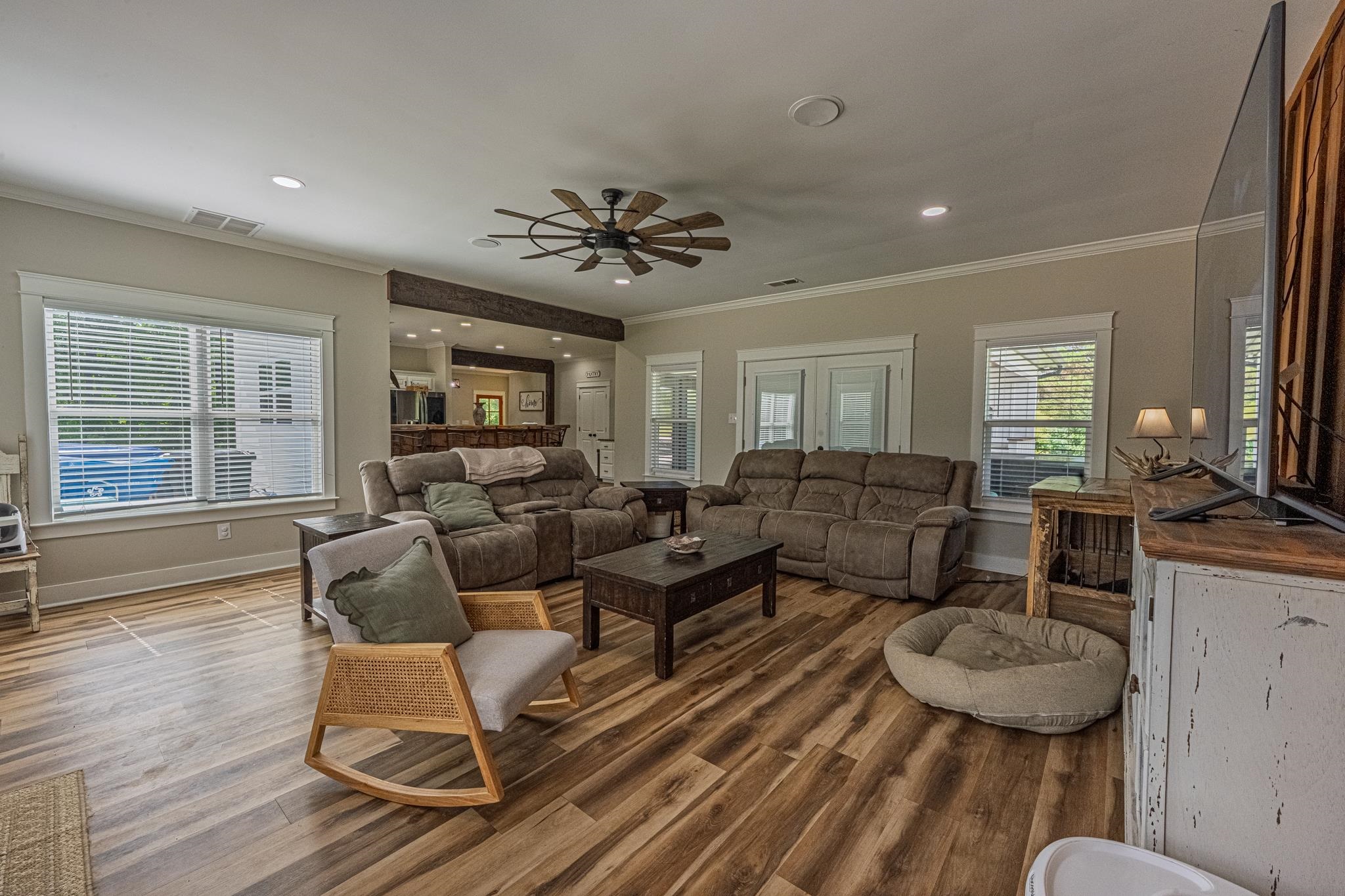 50 Shady Grove Road Williston, TN 38076 - Photo 22 of 35 a living room with furniture and a large window