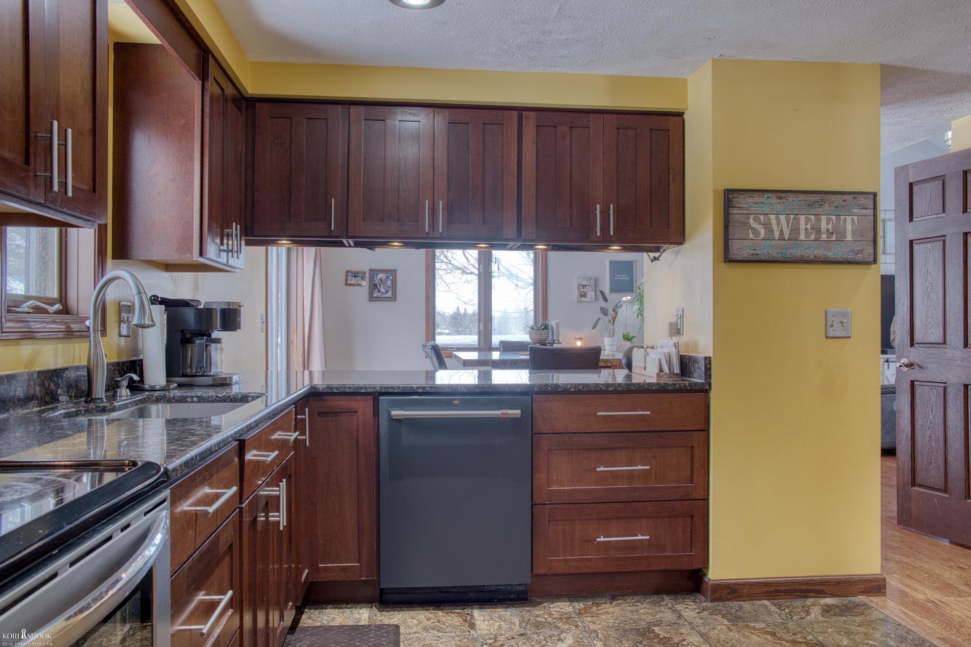 2850 Lyons Road Owosso, MI 48867 - Photo 6 of 52 50198838-69f7f955-5e7e-40b5-b39b-e08b48712c69.JPG